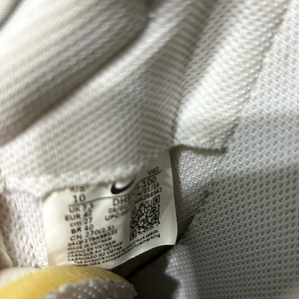 Nike Sneakers in White Waffle Debut sneaker shoes